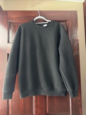 Zara Men's Black Textured Skull Crewneck Sweatshirt